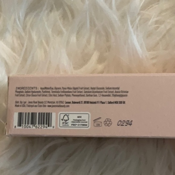 Jones Road Multivitamin Serum in Pink Box - Picture 3 of 4